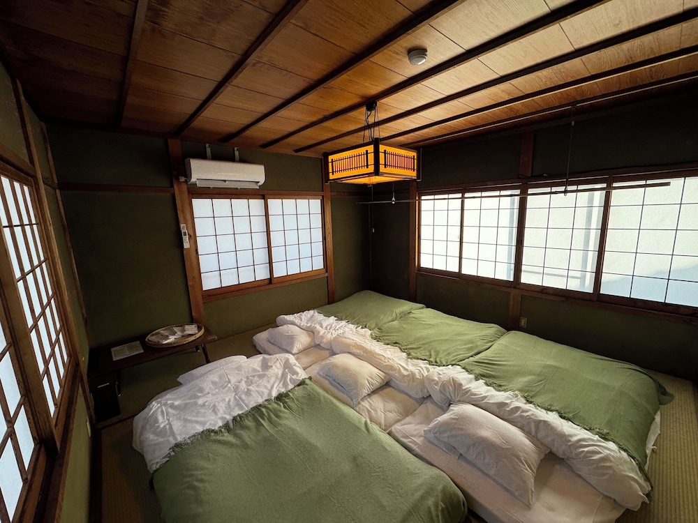 ファミリー 4 人部屋 ガーデンビュー 客室6 | 大杉屋 和束 京都