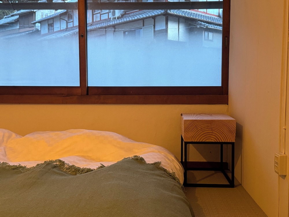 スタンダード ダブルまたはツインルーム ガーデンビュー 客室3 | 大杉屋 和束 京都