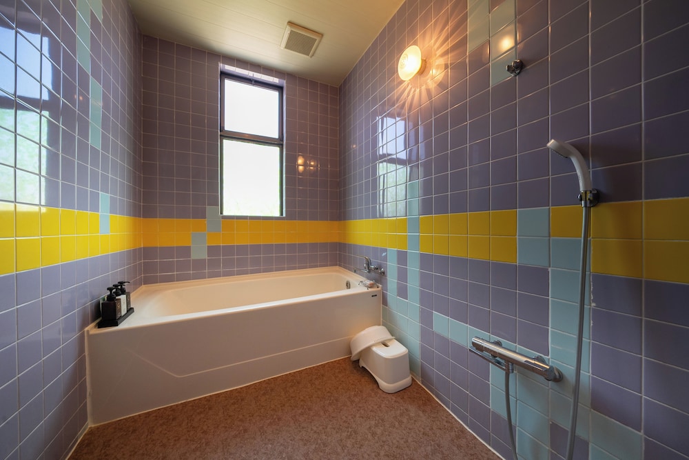 ベーシック 4 人部屋 バスルーム0 | グランドホテル成田空港