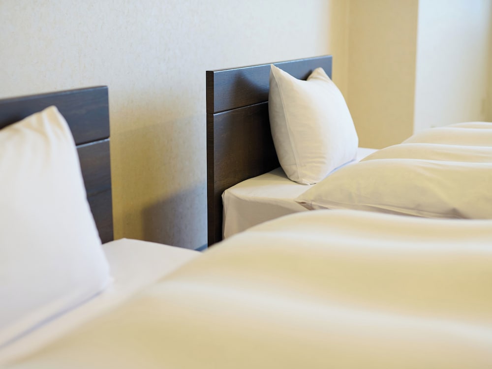 デラックスツインルーム + 8畳 禁煙 客室2 | おわらビューホテル