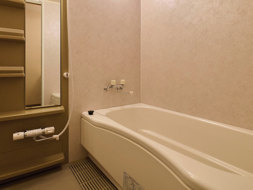 デラックス ツインルーム 禁煙 バスルーム1 | おわらビューホテル