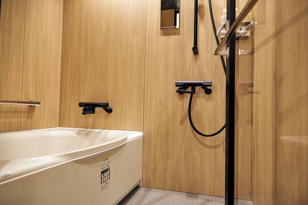 スーペリア 4 人部屋 バスルーム2 | MKG HOTEL Asakusa