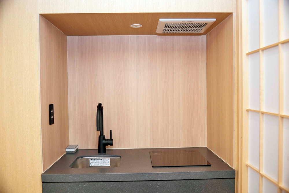 コンフォート トリプルルーム 専用キッチン1 | MKG HOTEL Asakusa