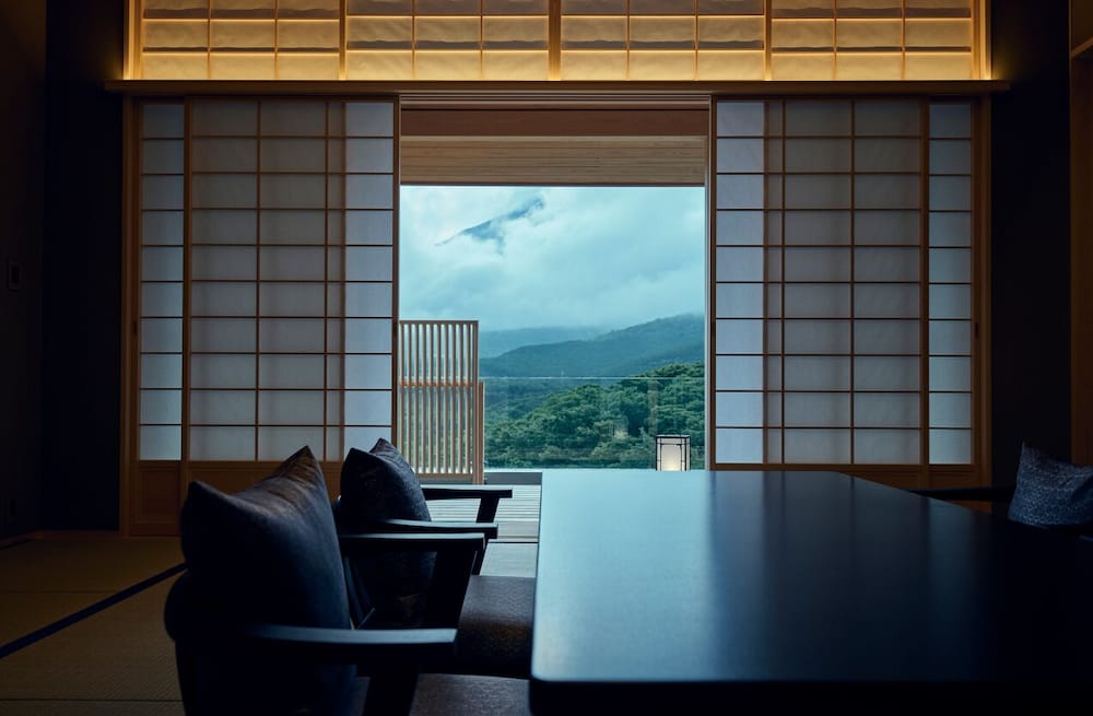ルーフトップ貴賓室「花」,お部屋食 禁煙 リビング エリア0 | GORA KADAN FUJI