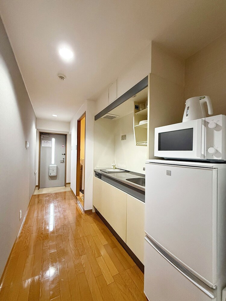 コンフォート アパートメント バルコニー 専用キッチン1 | Grandeur Hamamoto 303
