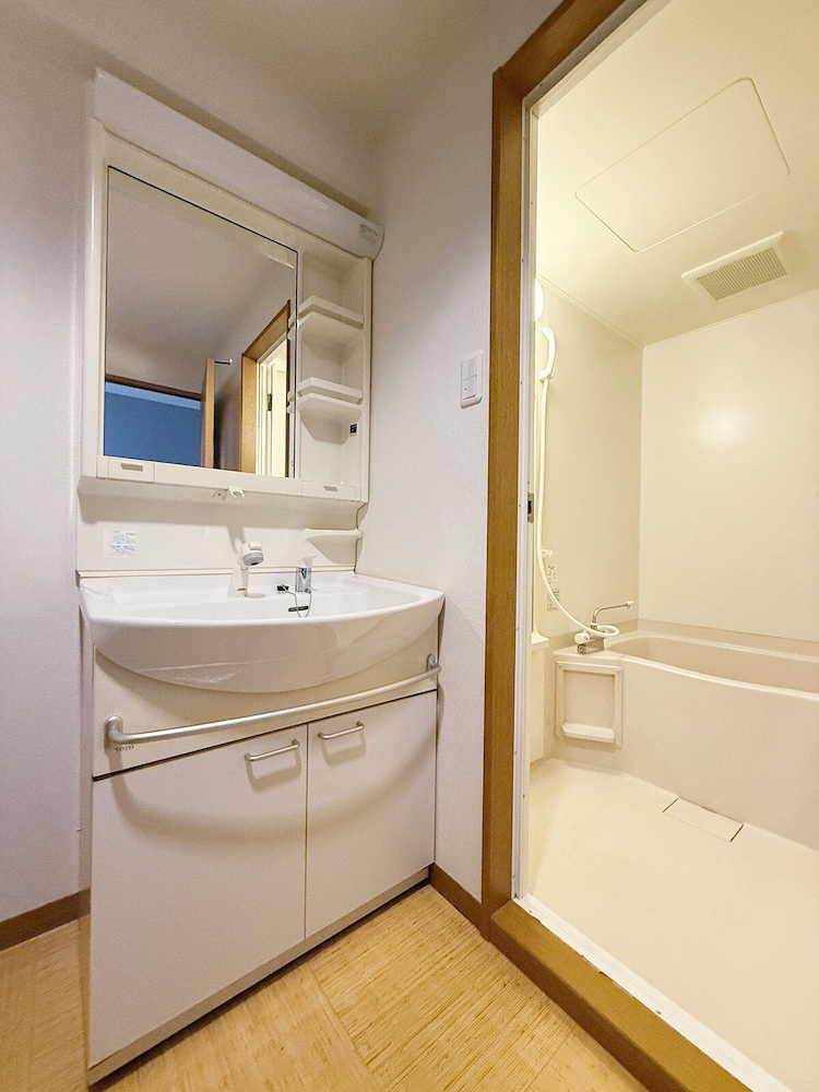 コンフォート アパートメント バルコニー バスルーム3 | Grandeur Hamamoto 303