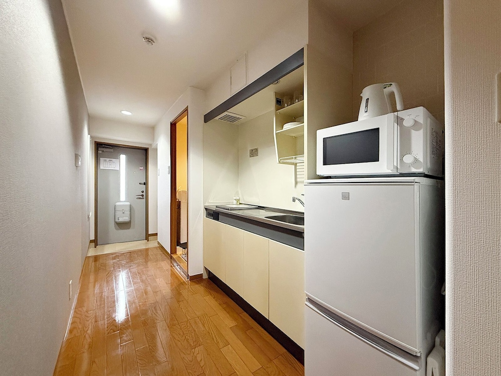 コンフォート アパートメント バルコニー 専用キッチン3 | Grandeur Hamamoto 303