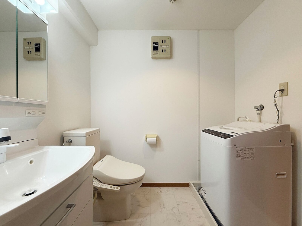 スタンダード アパートメント バルコニー バスルーム1 | Grandeur Hamamoto 504