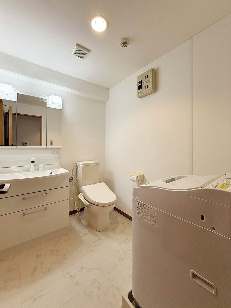 スタンダード アパートメント バルコニー バスルーム2 | Grandeur Hamamoto 504