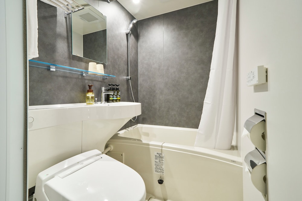 スーペリア ツインルーム 禁煙 バスルーム0 | KOKO HOTEL 大阪なんば 千日前