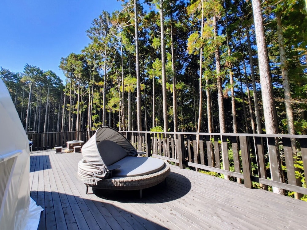 ベーシック ツインルーム ダブルベッド 2 台 禁煙 マウンテンビュー テラス / パティオ0 | 奏の森リゾート　フォレストグランピング