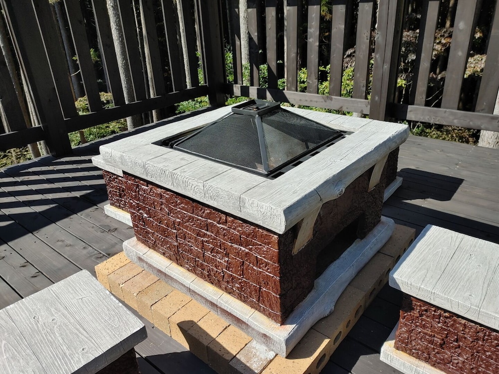 ベーシック ツインルーム ダブルベッド 2 台 禁煙 マウンテンビュー テラス / パティオ4 | 奏の森リゾート　フォレストグランピング