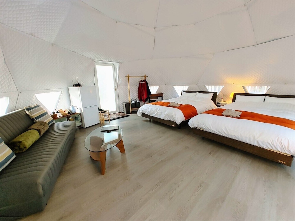 コンフォート ツインルーム 禁煙 マウンテンビュー 客室3 | 奏の森リゾート　フォレストグランピング