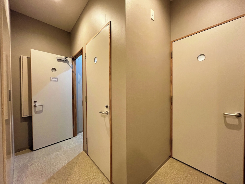 ベーシック ツインルーム 共用バスルーム4 | métisse stay