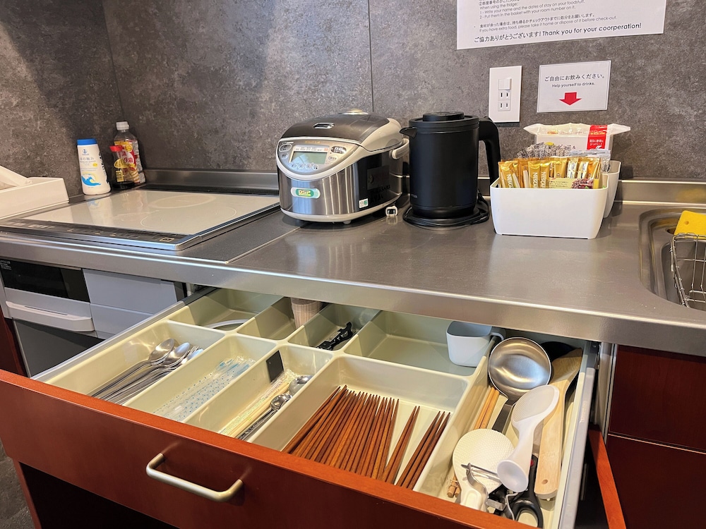 ベーシック ツインルーム 共用キッチン1 | métisse stay