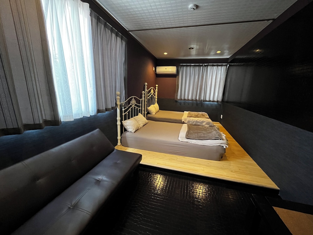 ファミリー アパートメント パークビュー 客室10 | ドライブイン一宮