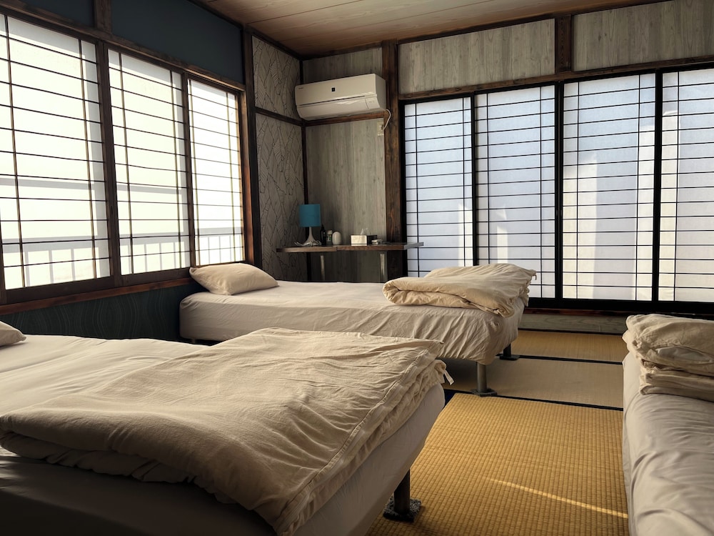 ベーシック トリプルルーム ガーデンビュー 客室10 | ドライブイン一宮