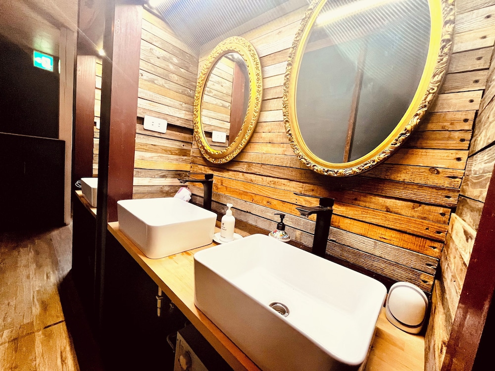 ベーシック ツインルーム パークビュー 客室4 | ドライブイン一宮