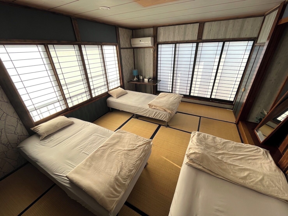 ベーシック トリプルルーム ガーデンビュー 客室12 | ドライブイン一宮