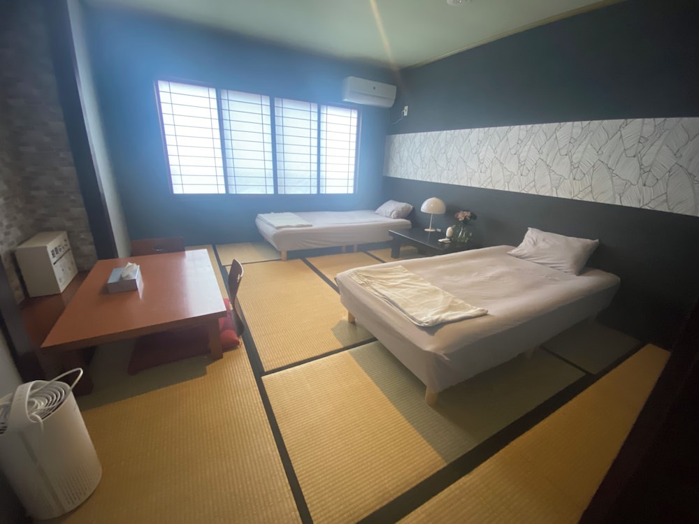 ベーシック ツインルーム パークビュー 客室2 | ドライブイン一宮