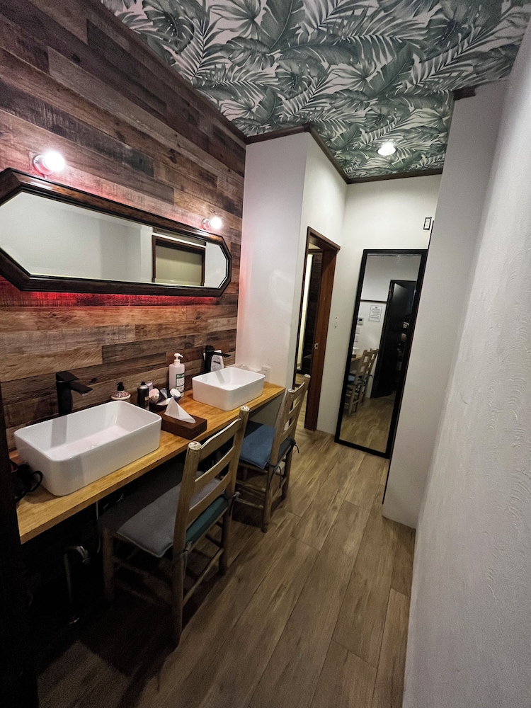 ベーシック ツインルーム パークビュー 客室3 | ドライブイン一宮