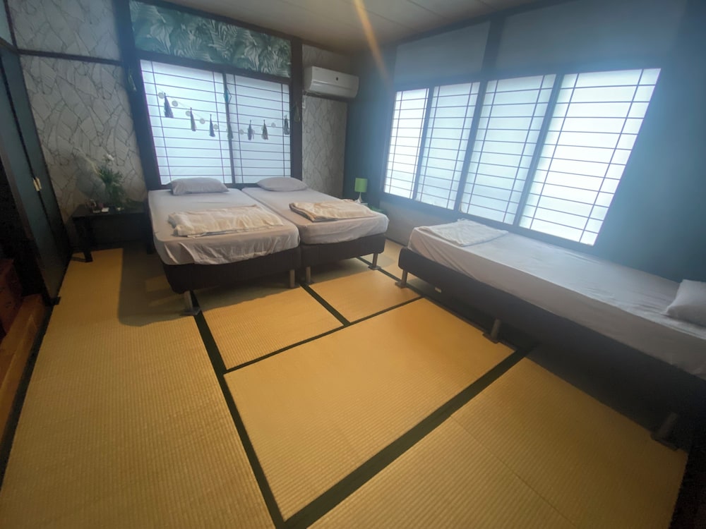 ベーシック トリプルルーム ガーデンビュー 客室4 | ドライブイン一宮