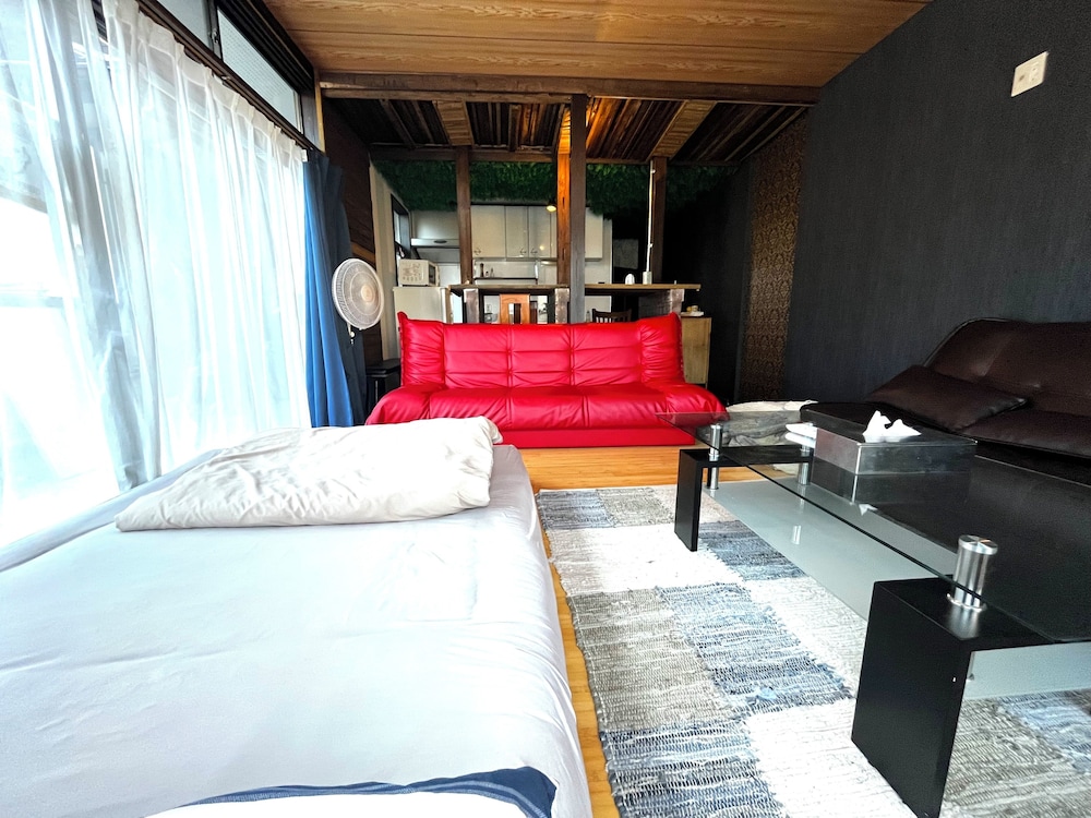 ファミリー アパートメント パークビュー 客室1 | ドライブイン一宮