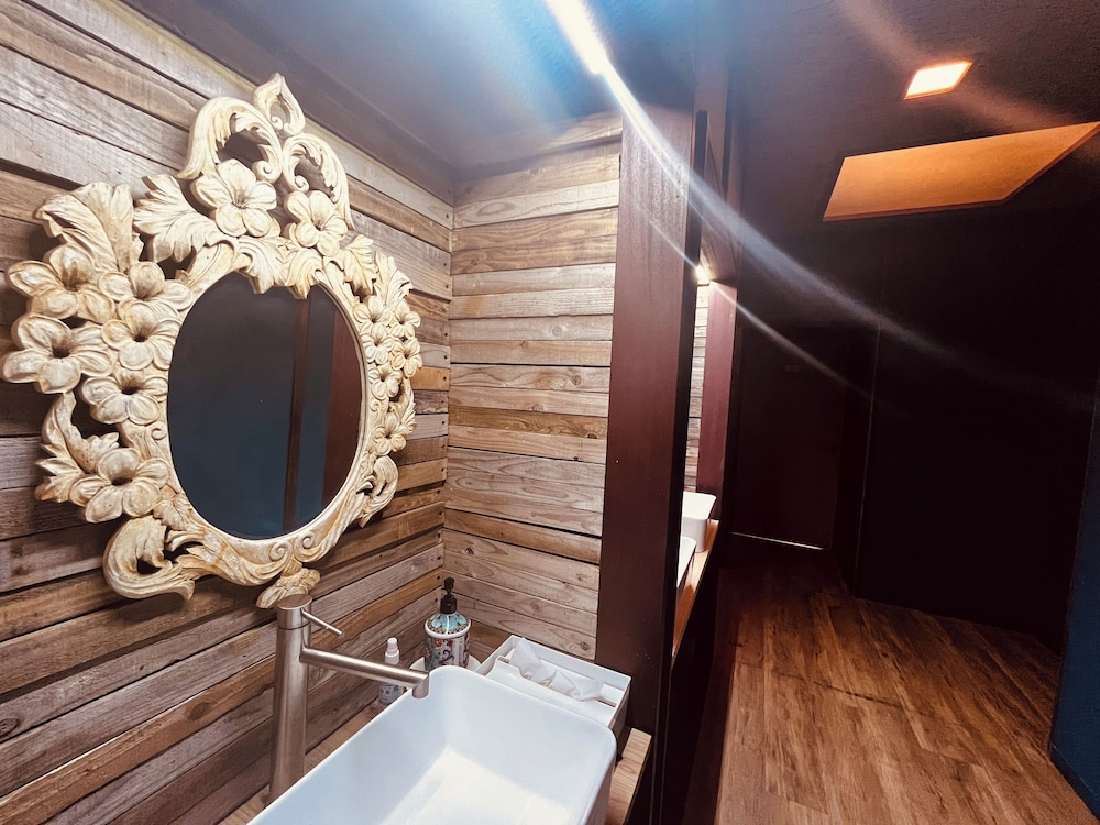 ベーシック ツインルーム パークビュー 客室6 | ドライブイン一宮