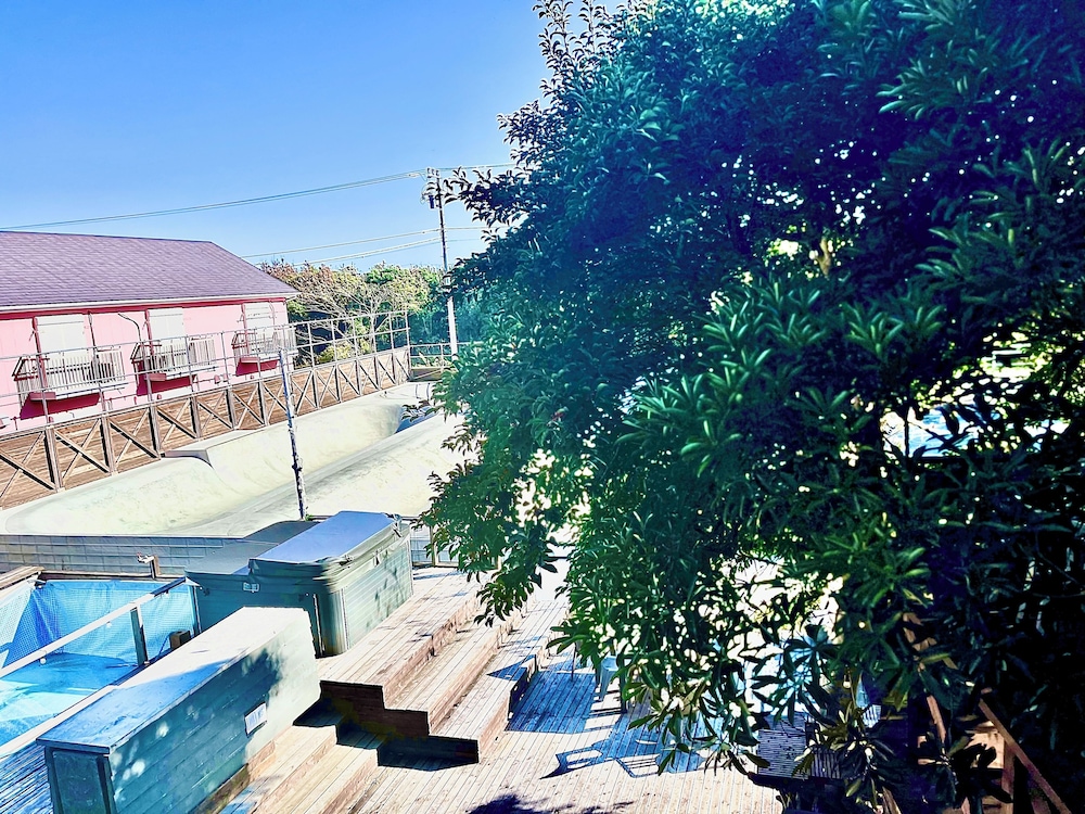 ベーシック トリプルルーム ガーデンビュー ガーデン ビュー0 | ドライブイン一宮