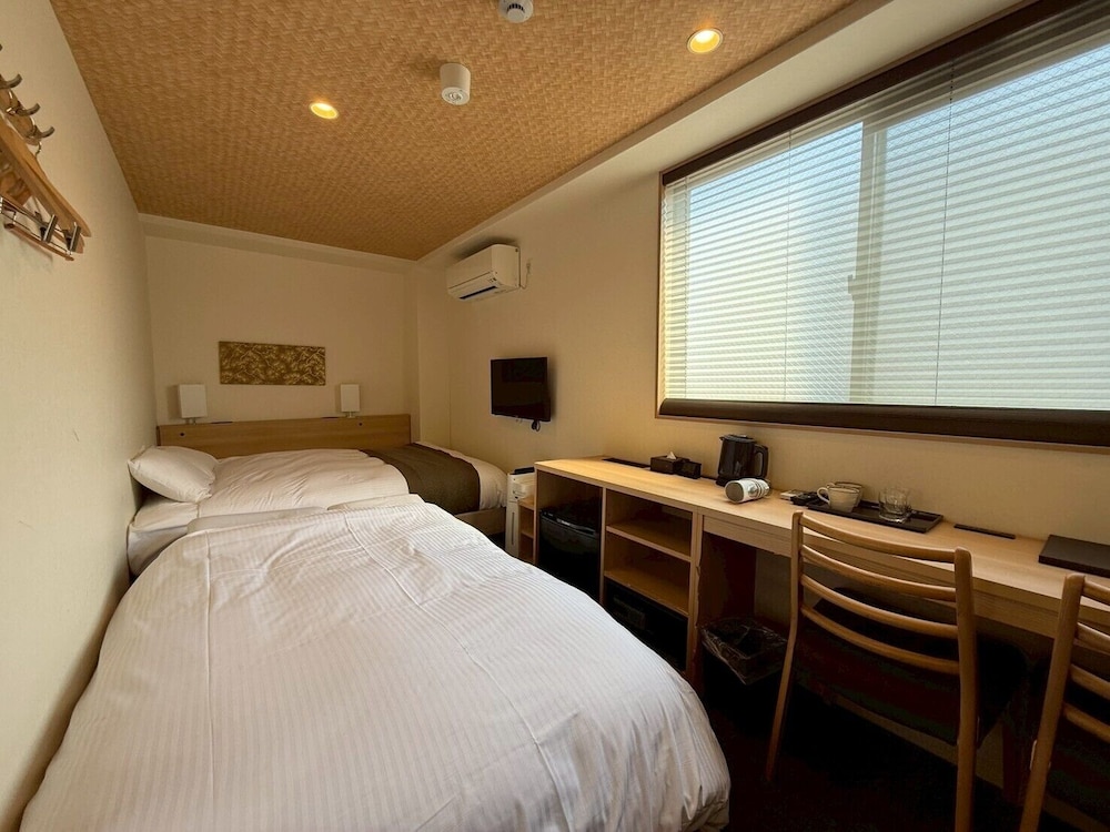 ベーシック 4 人部屋 客室12 | エクセレントホテル