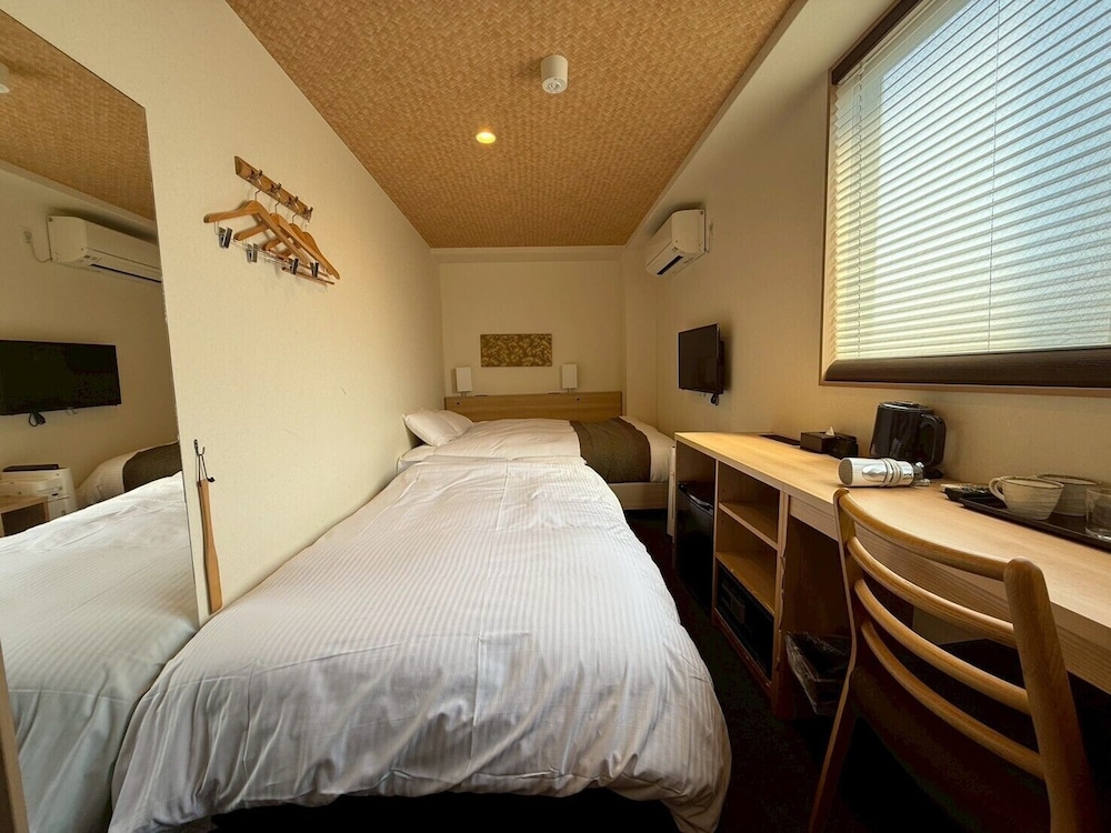 ベーシック 4 人部屋 客室10 | エクセレントホテル