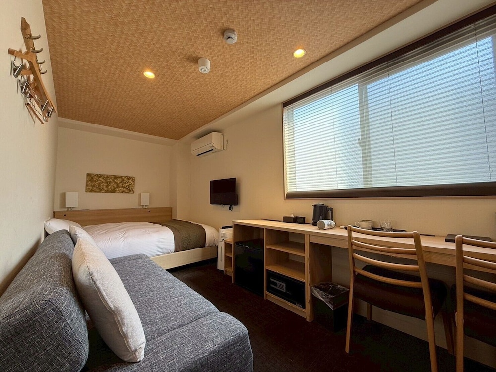 ベーシック 4 人部屋 客室16 | エクセレントホテル