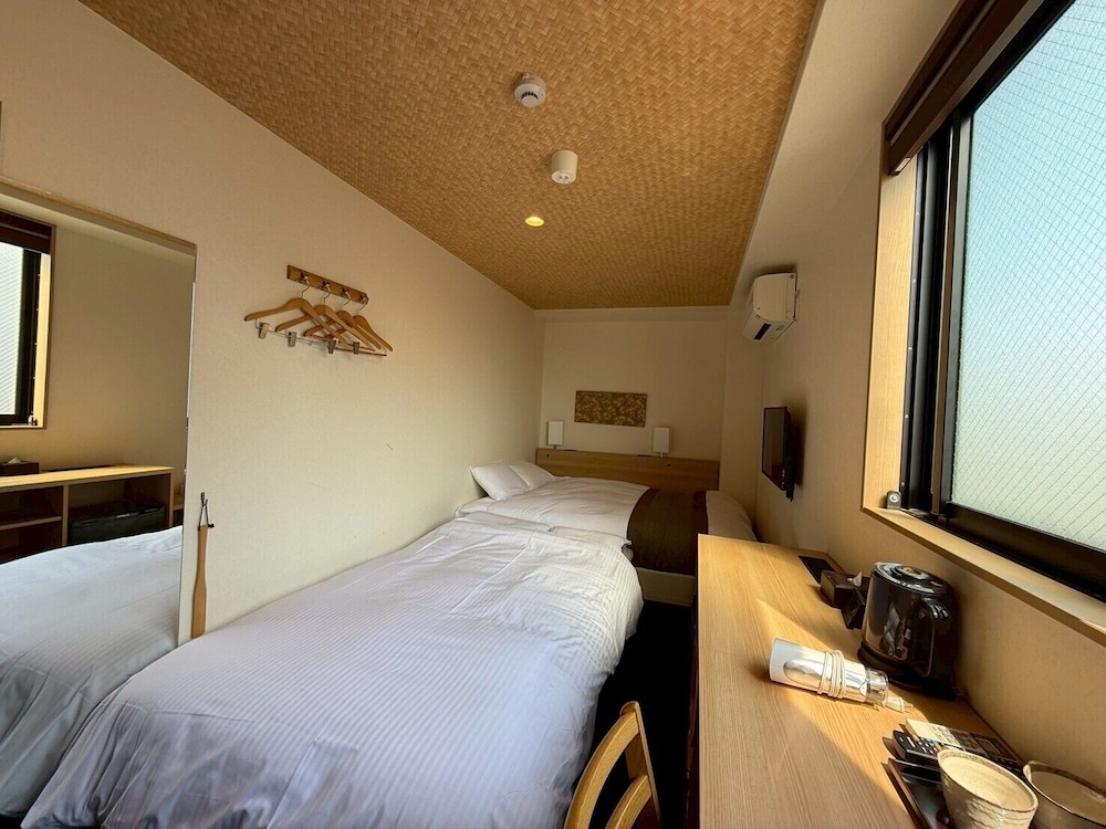 ベーシック 4 人部屋 客室8 | エクセレントホテル