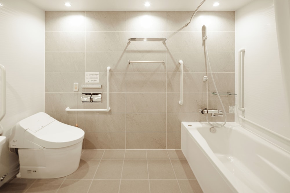 アクセシブルツイン禁煙 バスルーム0 | ホテルアマネク飛騨高山