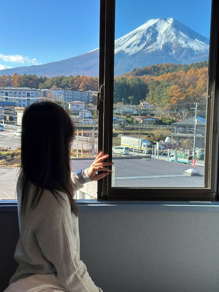 エコノミー ダブルルーム マウンテンビュー 客室1 | Fuji Premium Hotel