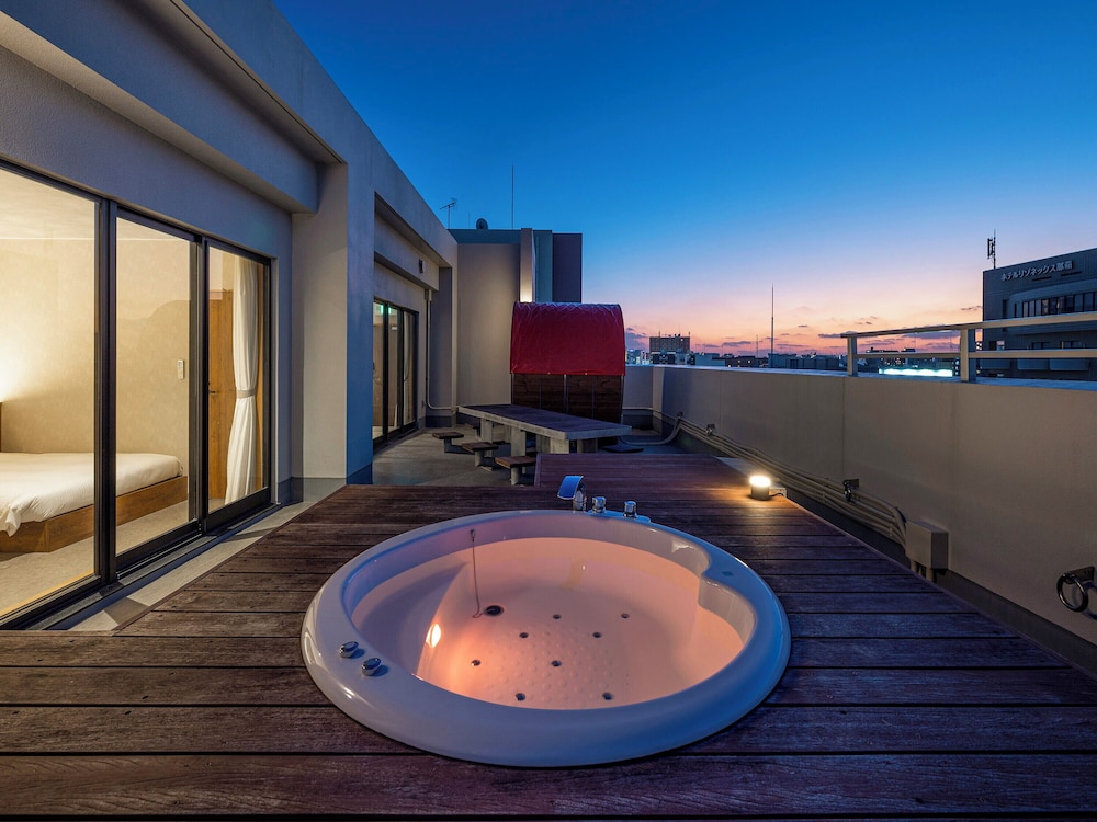 プライベートサウナ・ジャグジー付き スイートルーム 禁煙 テラス / パティオ3 | レイサー沖縄那覇美栄橋