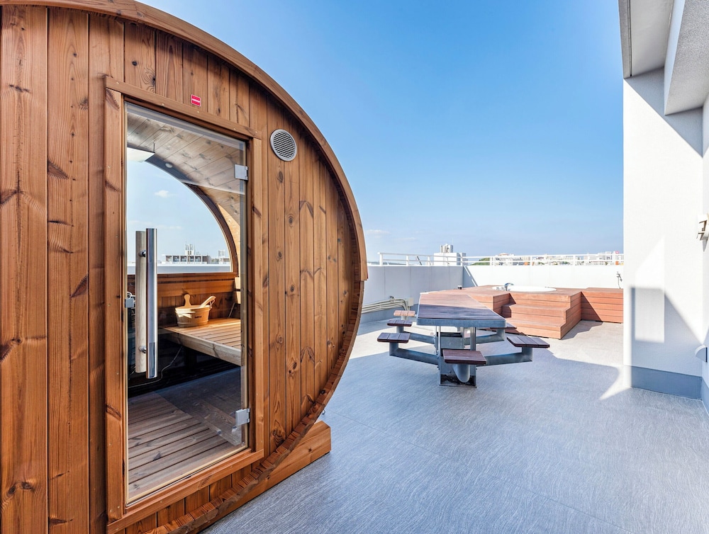 プライベートサウナ・ジャグジー付き スイートルーム 禁煙 テラス / パティオ5 | レイサー沖縄那覇美栄橋