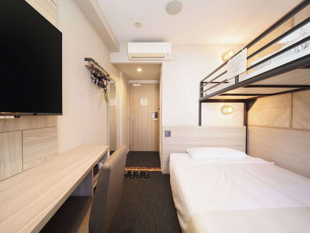 スーパールーム (定員に幼児含む) 禁煙 客室4 | スーパーホテル 飛騨・高山