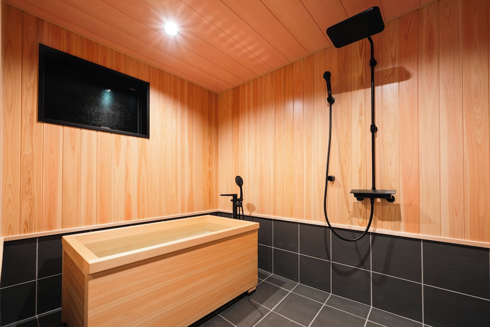 WOOD 禁煙 バスルーム1 | GOKAN KOTOHIRA