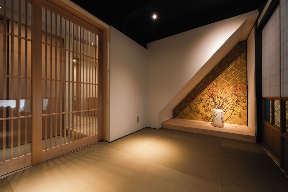 METAL 禁煙 客室1 | GOKAN KOTOHIRA