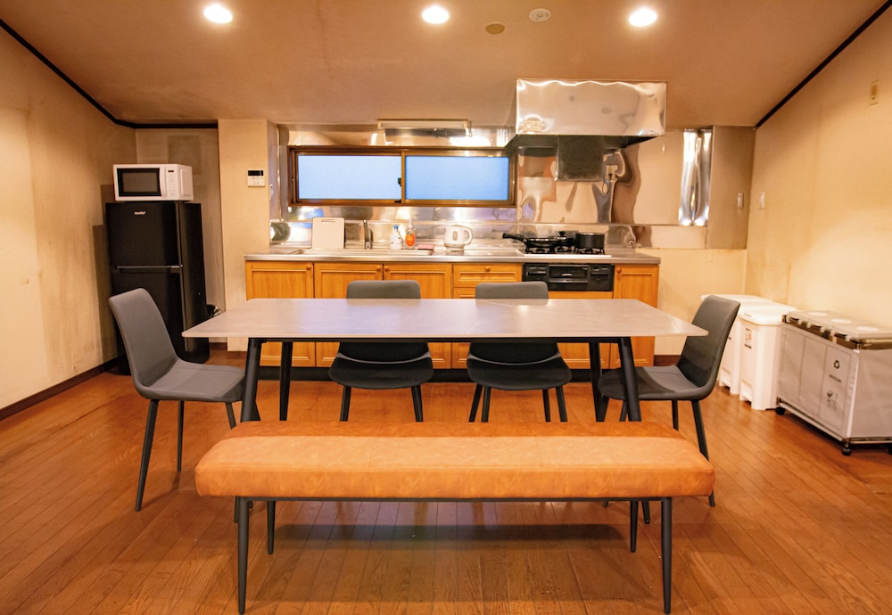 デラックス アパートメント リビング エリア1 | Sky Tree View Asakusa