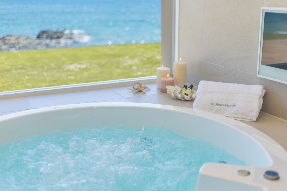 ラグジュアリー ヴィラ バスルーム1 | サンメール与論