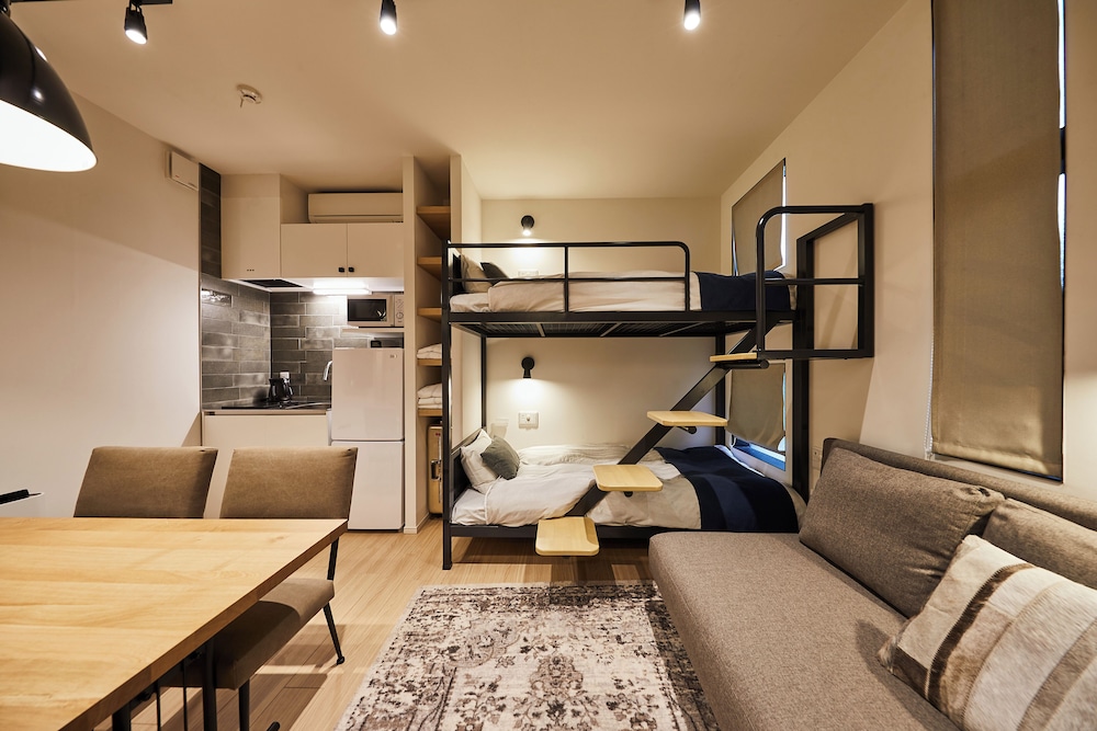 デラックス 4 人部屋 客室1 | TORACO konohana