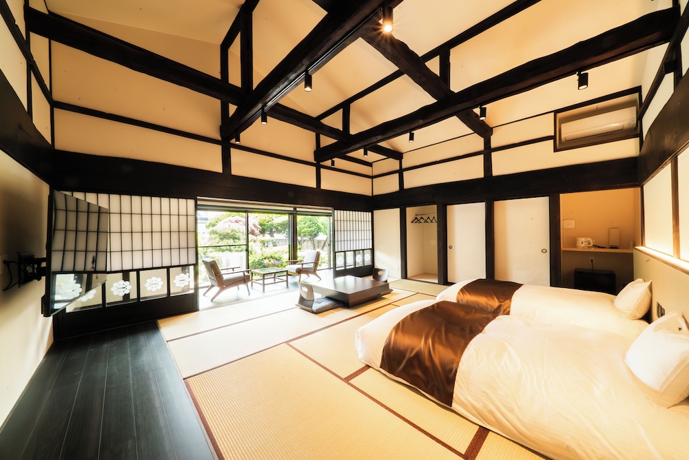 4 人部屋 客室7 | HAPPOYA (八方屋)