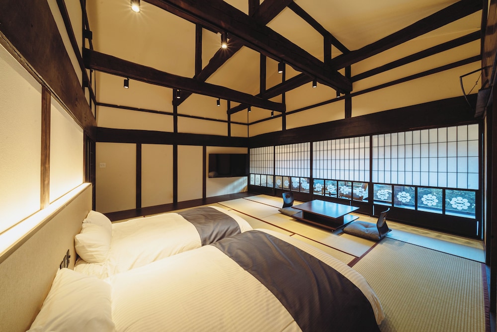 4 人部屋 客室9 | HAPPOYA (八方屋)