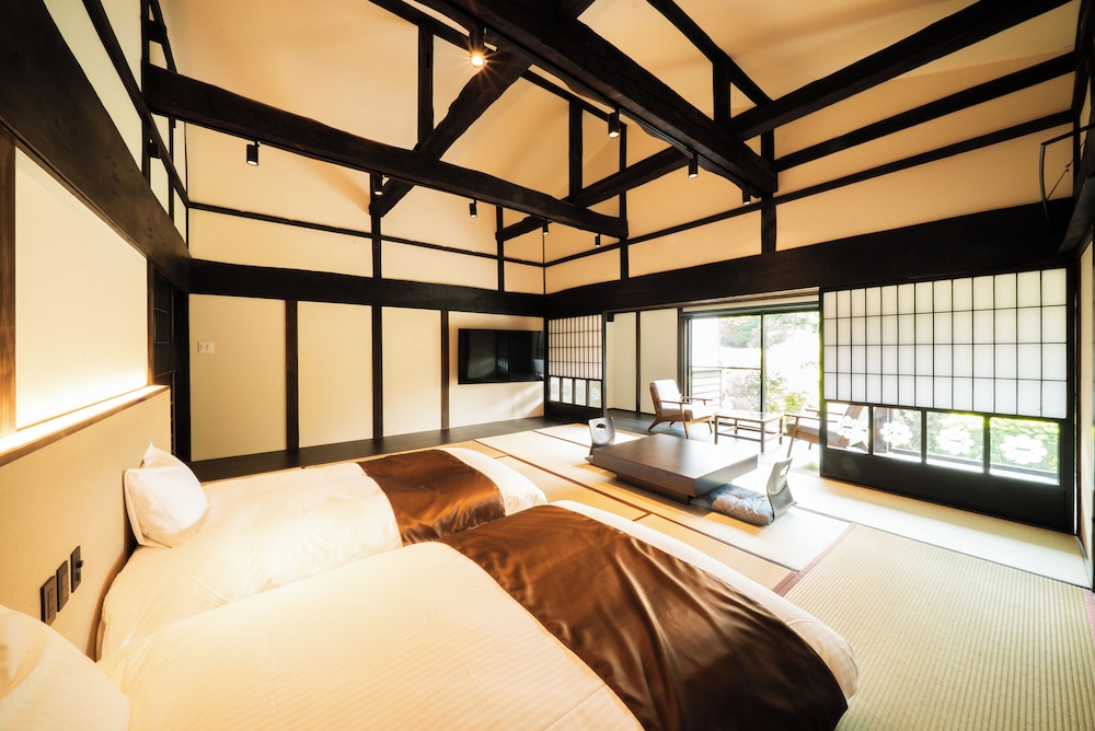 4 人部屋 客室5 | HAPPOYA (八方屋)