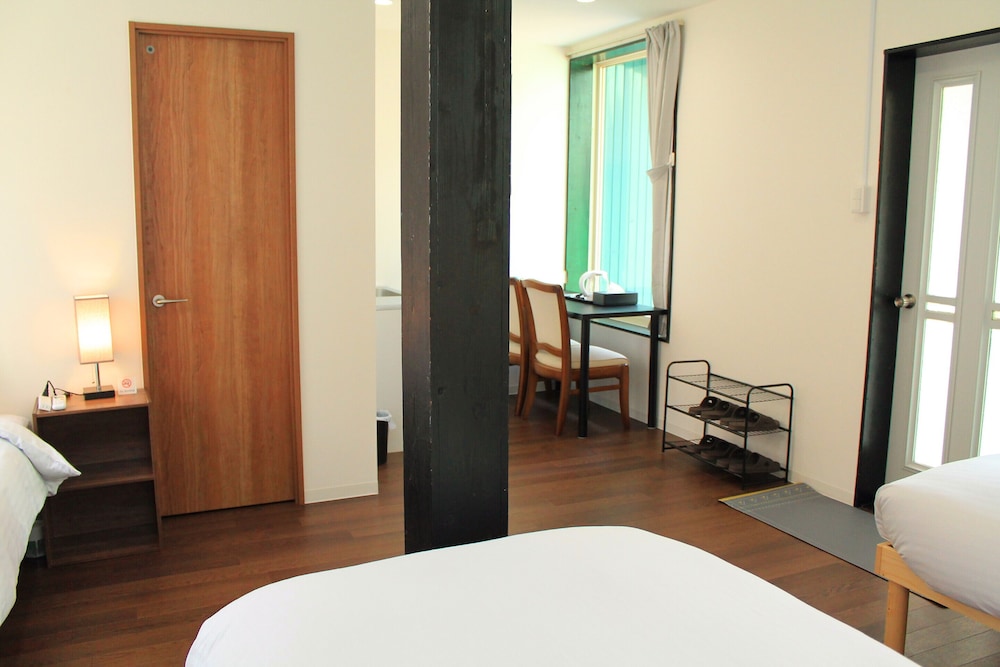 グランド 4 人部屋 ベッド (複数台) 禁煙 ガーデン 客室1 | 彩の宿 楓泉