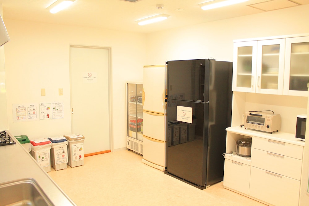 エクスクルーシブ 4 人部屋 ベッド (複数台) 禁煙 コートヤード 共用キッチン0 | 彩の宿 楓泉