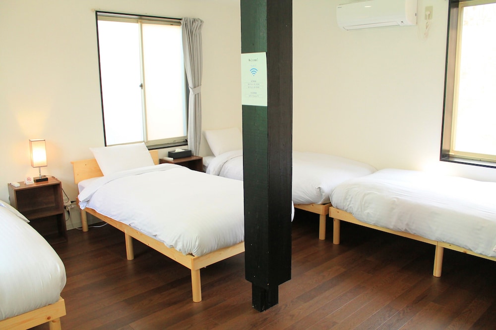 グランド 4 人部屋 ベッド (複数台) 禁煙 ガーデン | 彩の宿 楓泉