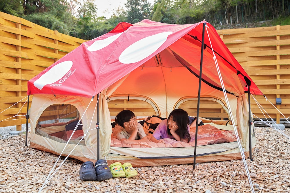 昴-Subaru 最大10名(室内6名、屋外テント泊:4名)テント貸し出し有料 テラス / パティオ2 | IZA GLAMPING 千早赤阪村